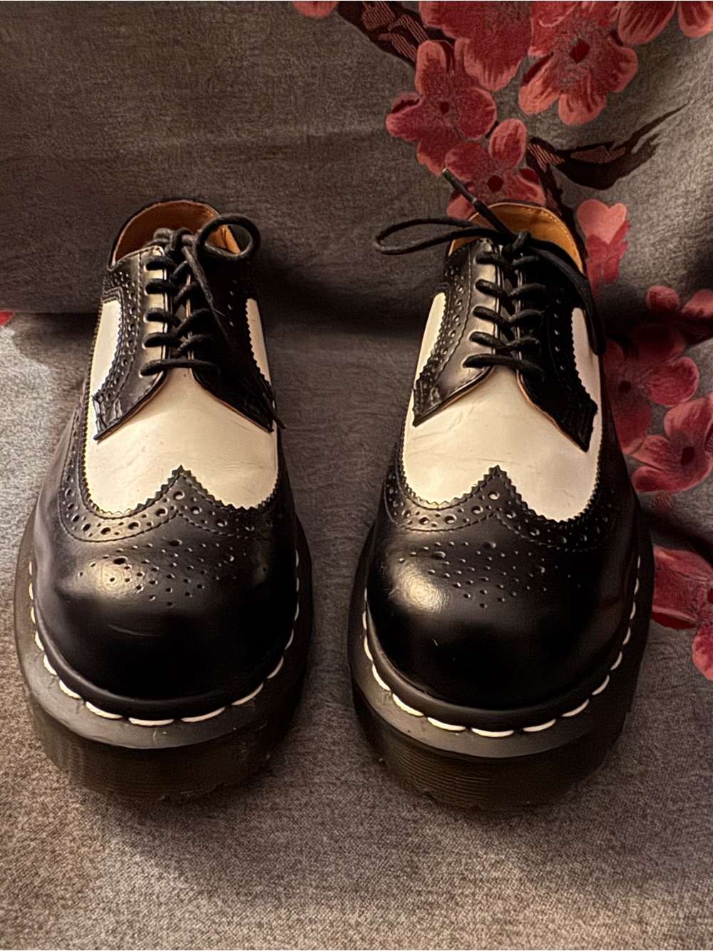 Dr. Martens 3989 Bex Smooth Leather Brogue Shoes unisex women's US 8 great cond.